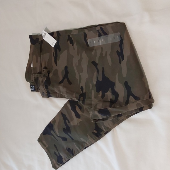 GAP Camo Jeans. Legging Skimmer. Mid Rise. Stretch. Size 33. NWT.‎ - Picture 2 of 9